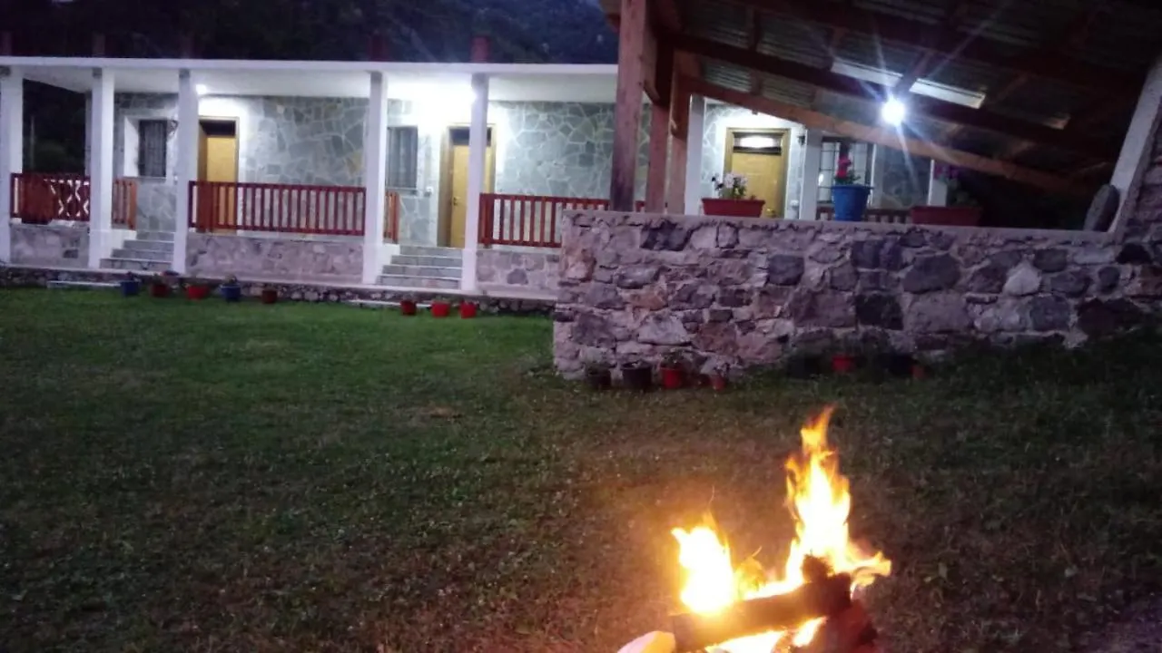 Buni Shqipes Villa Theth 0*,