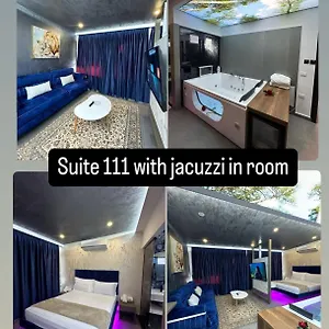 https://holiday-apartaments.hotels-in-tirana.com