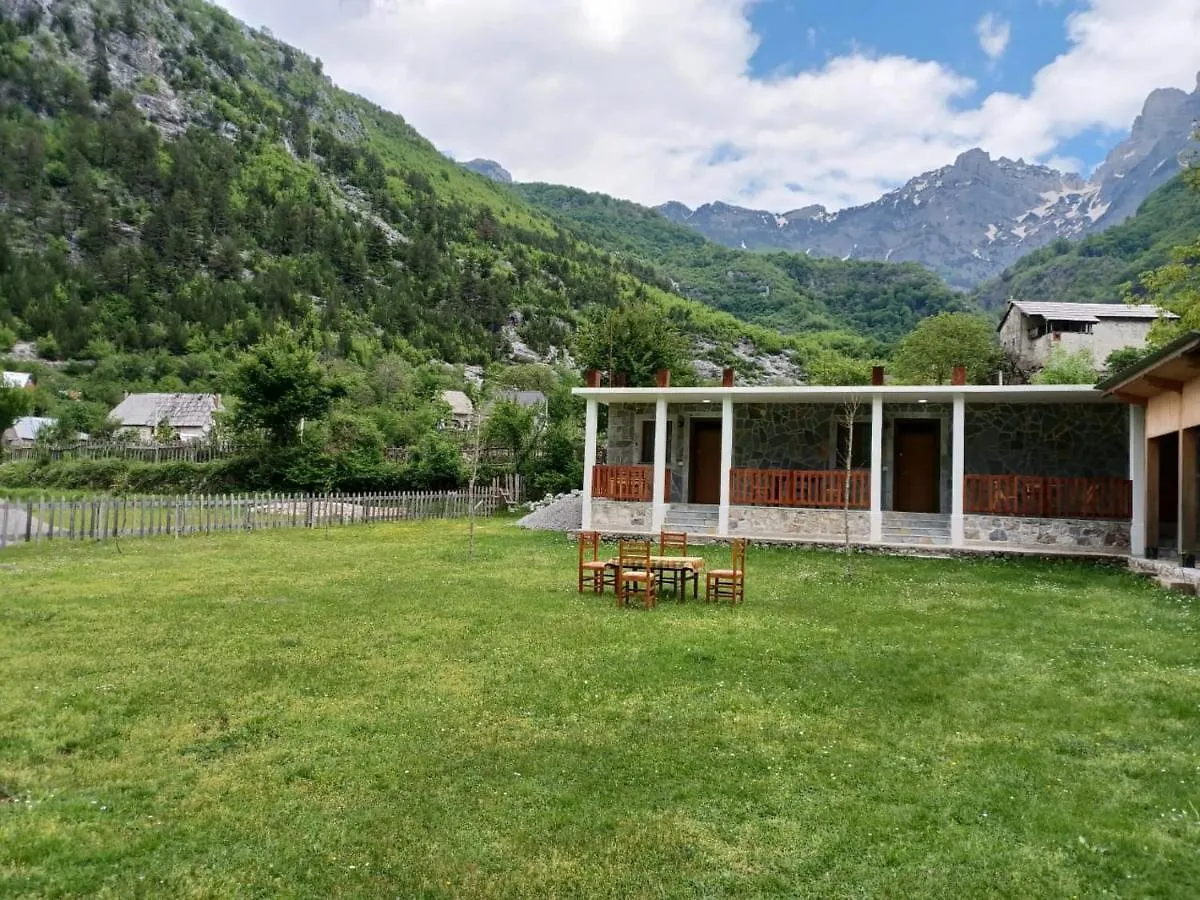 Buni Shqipes Villa Theth Albania