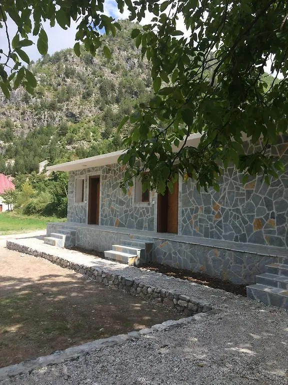 Buni Shqipes Villa Theth Albania